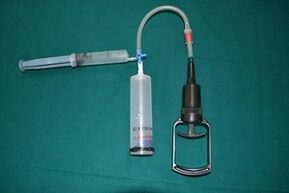 Vacuum pump to increase a member
